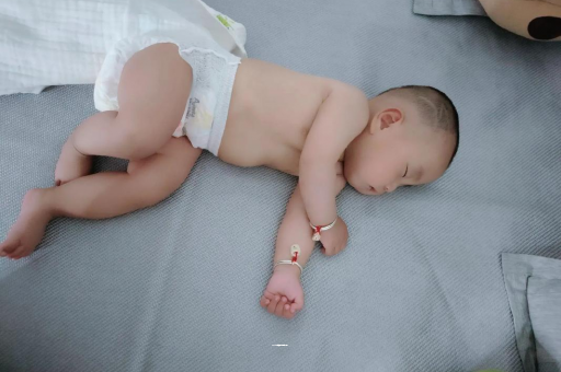 郑州3个月宝宝怎么抱